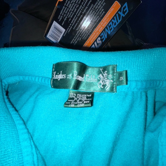 Mens pull over shirt - Picture 3 of 3